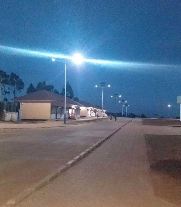 鄂州市非洲科特迪瓦太阳能路灯工程